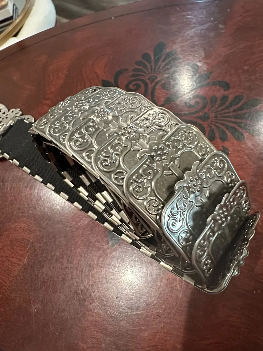 Gorgeous!♥️ Ladies Buckle Metal Plate Swirl Design Belt fits 37” to 46” XL ♥️